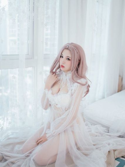 双人床上剧烈运动