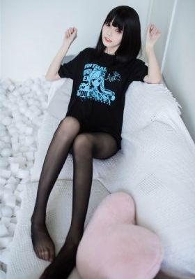 年轻的邻居少妇